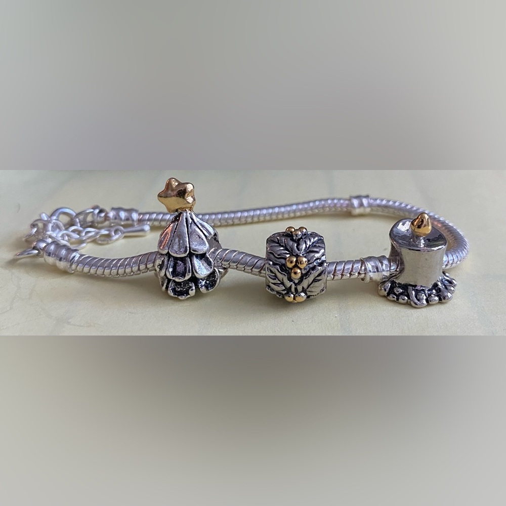 NEW Genuine Pugster snake chain bracelet Christmas charms